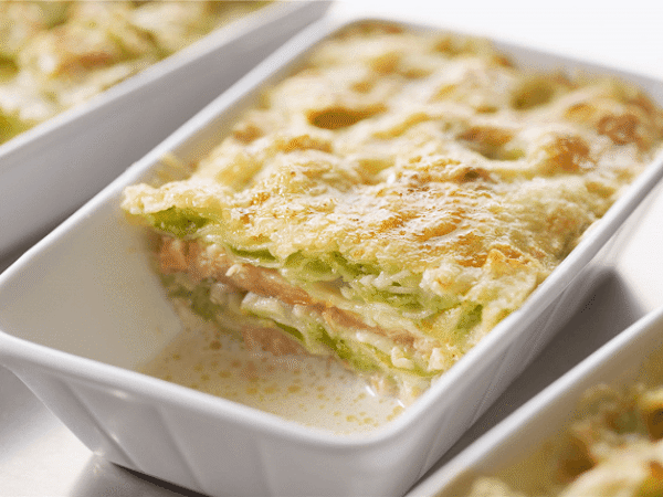 Gratin de ravioles saumon et épinards : la recette gourmande infusée au chorizo